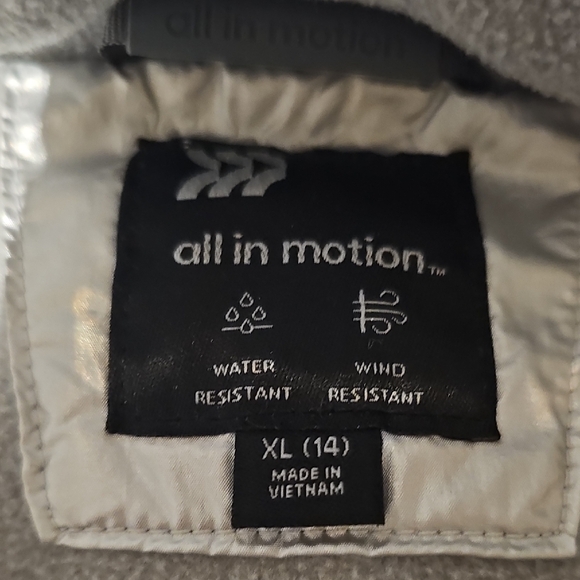 NWOT All In Motion Silver Shimmer Girls Xl Kids Puffer Jacket Coat - Picture 6 of 9